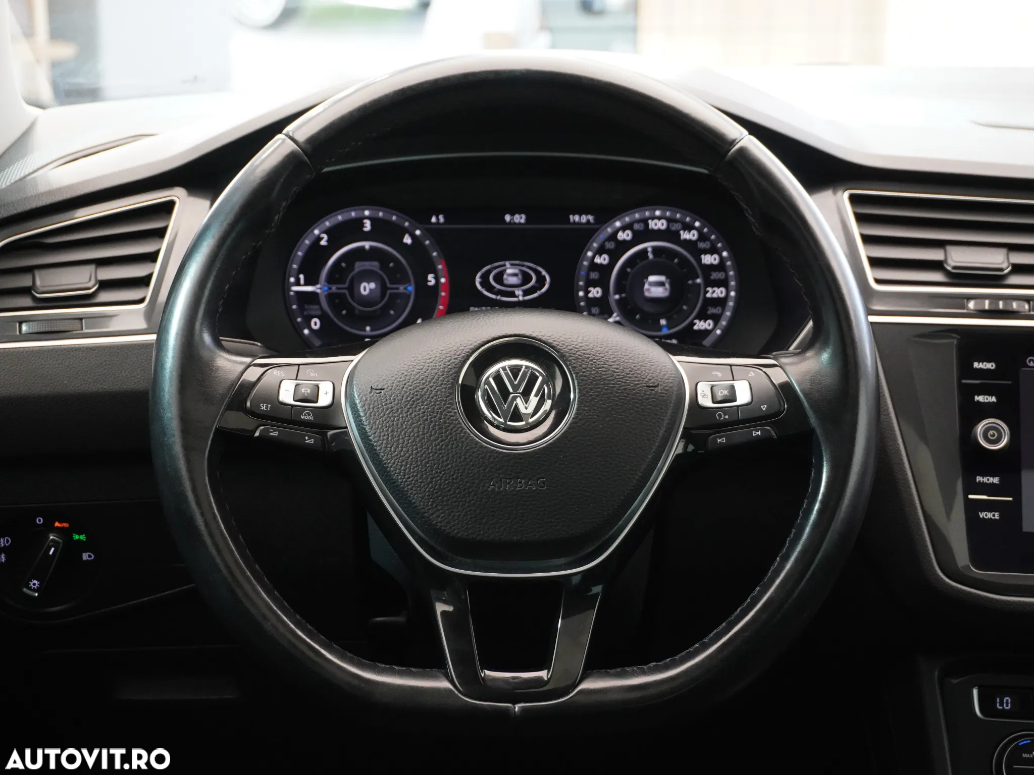 Volkswagen Tiguan 2.0 TDI SCR DSG Elegance - 40