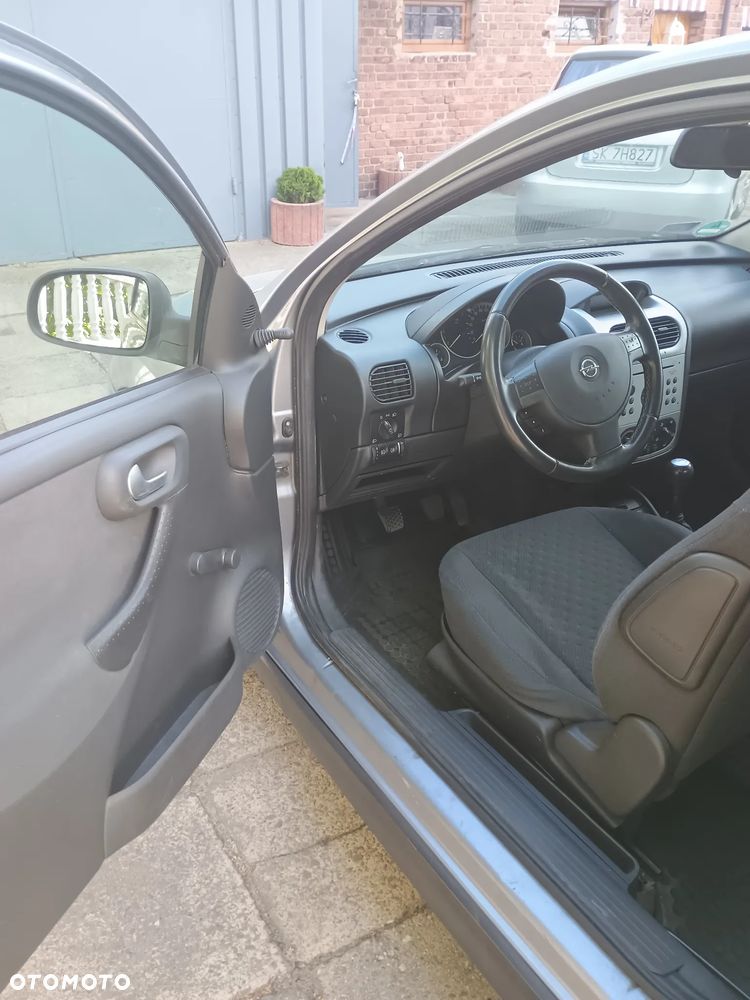 Opel Corsa 1.2 16V - 13