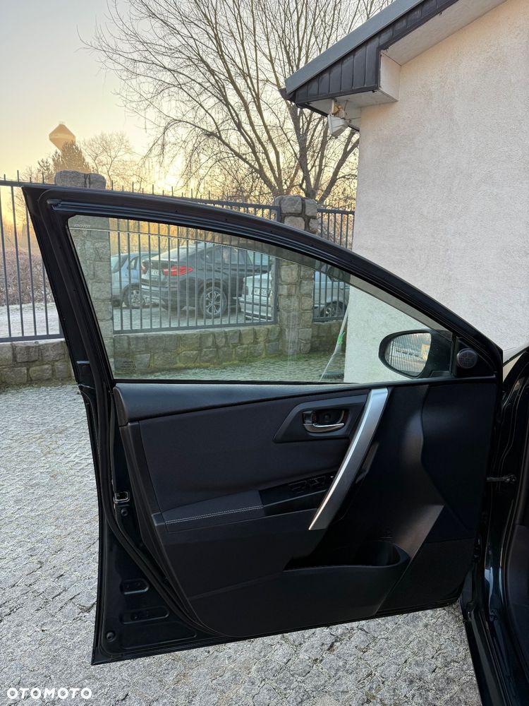 Toyota Auris - 12