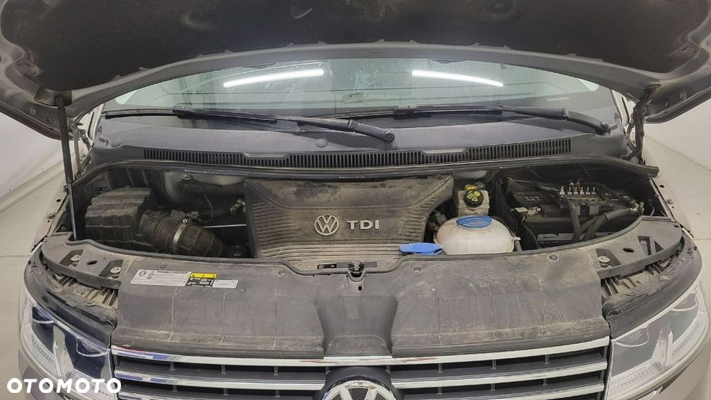 Volkswagen Multivan - 21