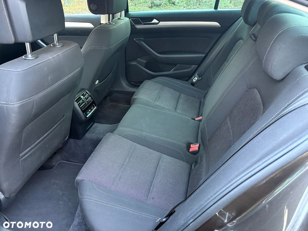 Volkswagen Passat 2.0 TDI BMT Trendline DSG7 - 12