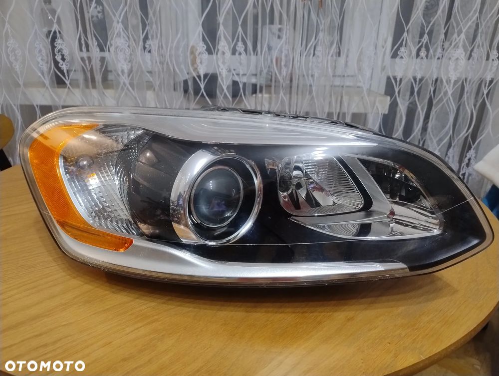 Lampa prawa Volvo XC60 USA 2013-2017 - 1