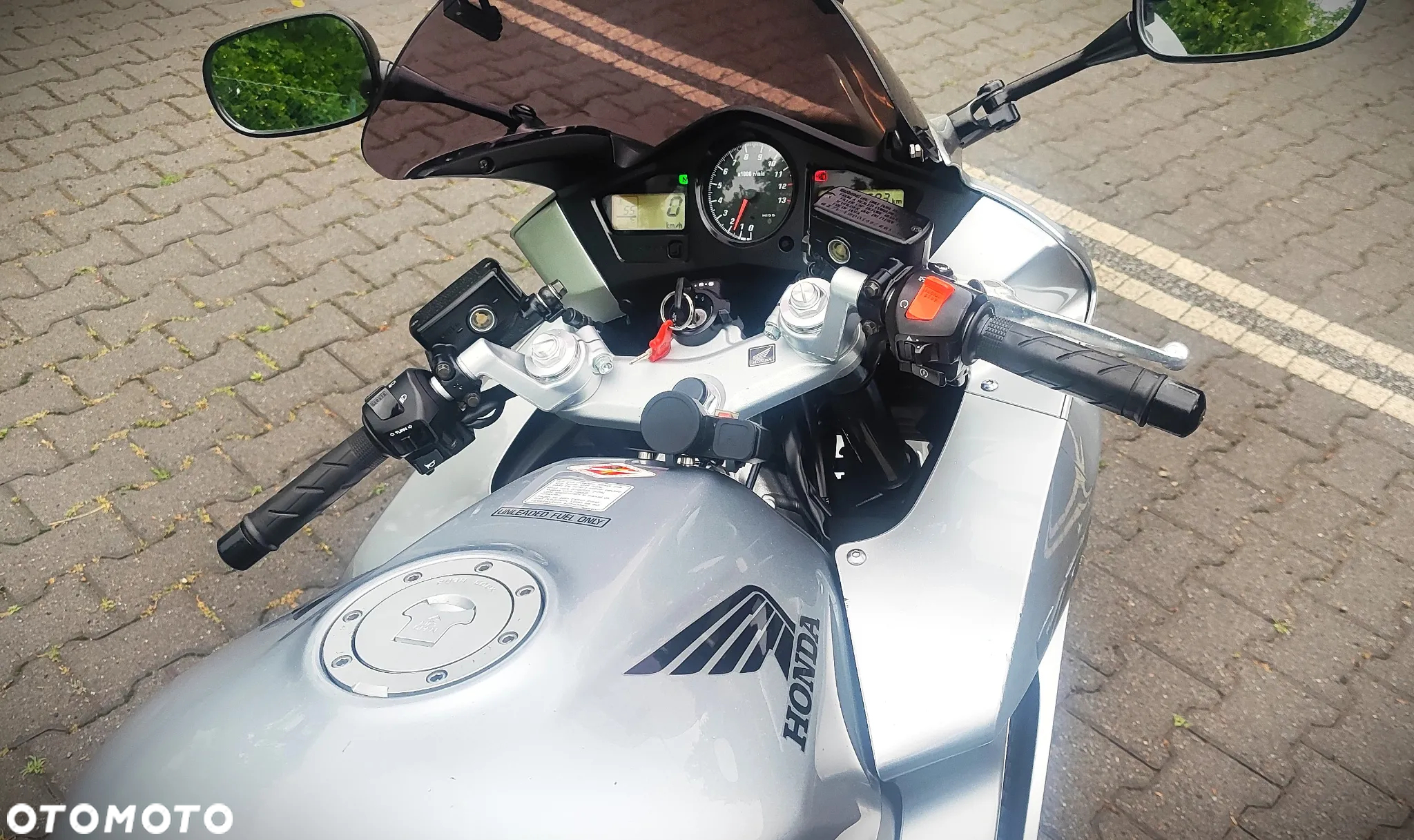 Honda VFR - 3