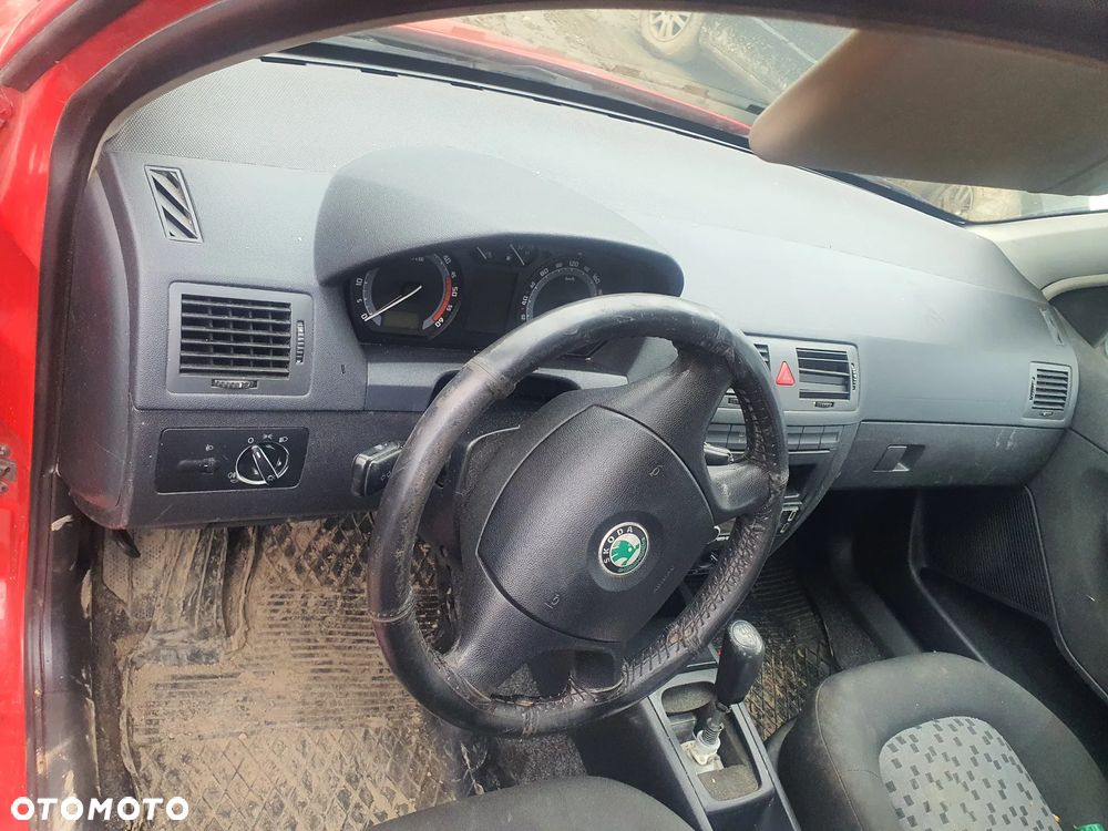 skoda fabia I fotel kanapa deska kokpit podsufitka boczek podłokietnik licznik panel - 2