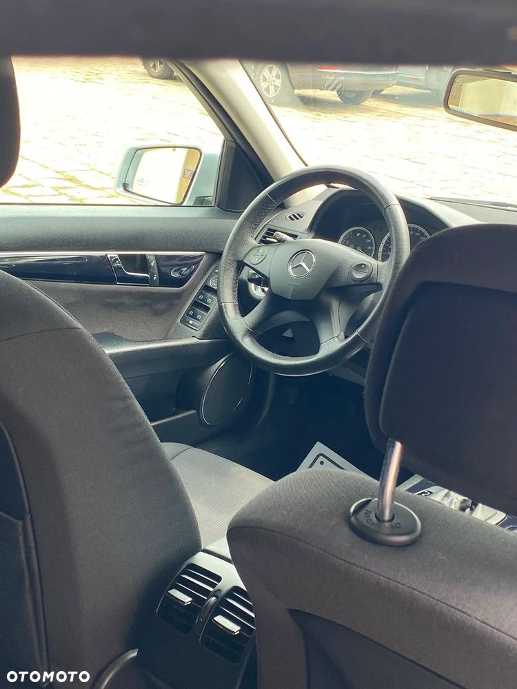 Mercedes-Benz Klasa C 220 CDI DPF (BlueEFFICIENCY) 7G-TRONIC Elegance - 18
