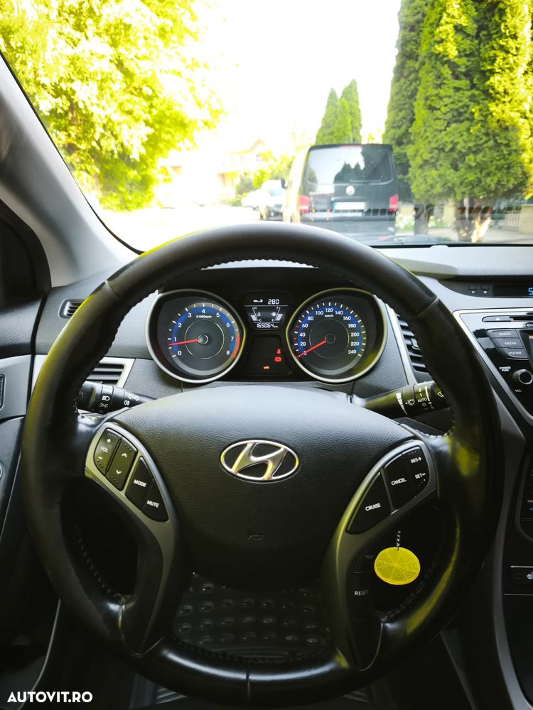 Hyundai Elantra 1.6 MPi - 16