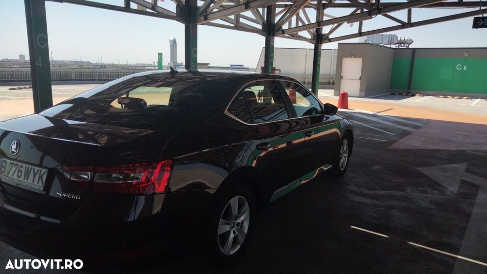 Skoda Superb 2.0 TDI DSG Ambition - 10