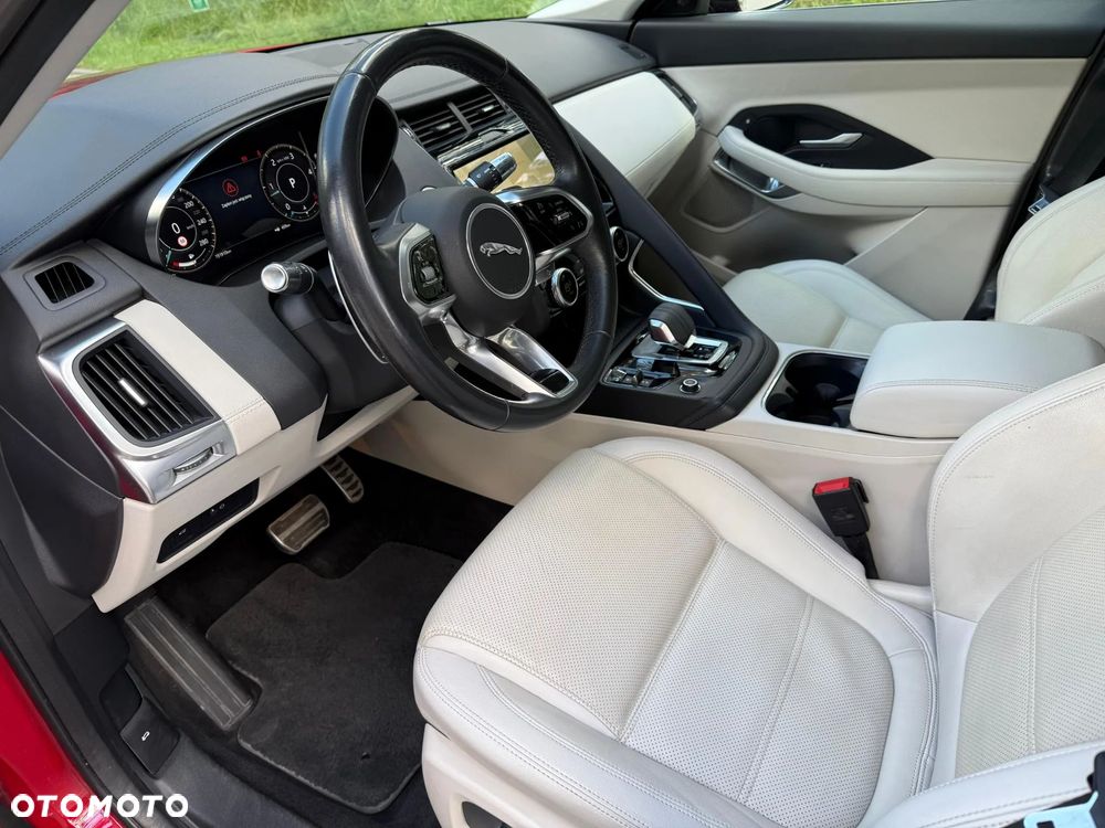 Jaguar E-Pace 2.0 D200 mHEV AWD - 11