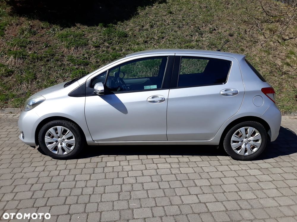 Toyota Yaris 1.33 Premium - 2