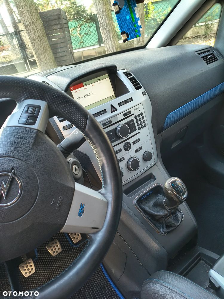 Opel Zafira - 11