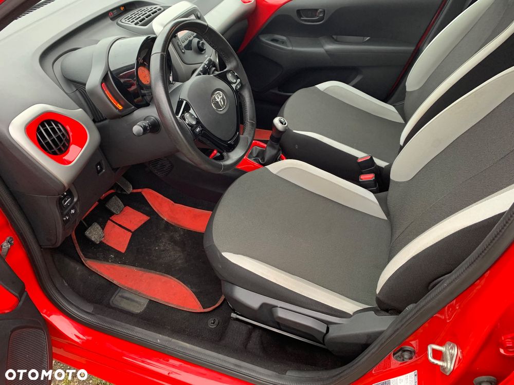 Toyota Aygo x-clusiv - 13