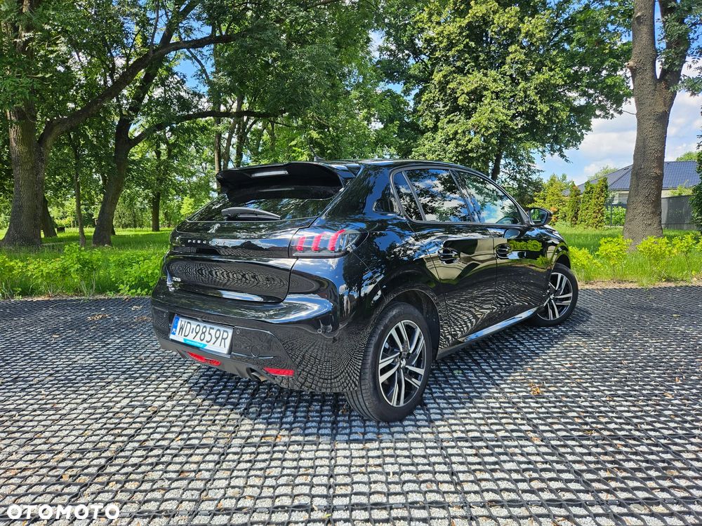 Peugeot 208 - 4