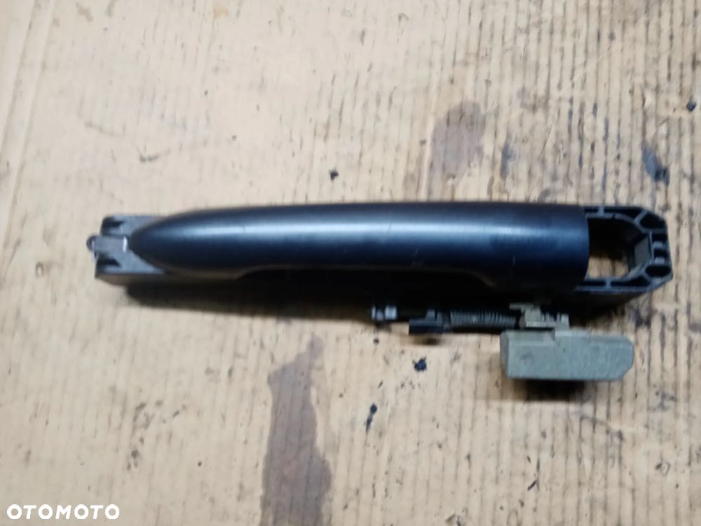Klamka zewnętrzna drzwi prawy przód przednia prawa Renault Laguna II 8200004747 - 1