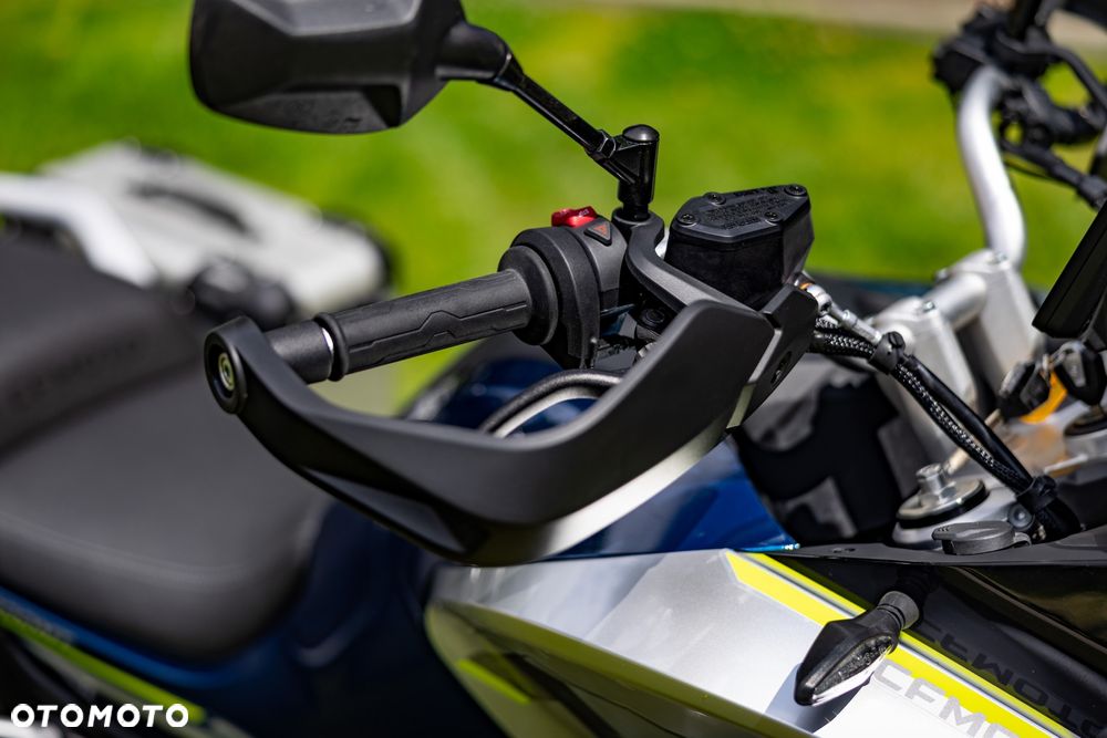 CFMoto MT - 16