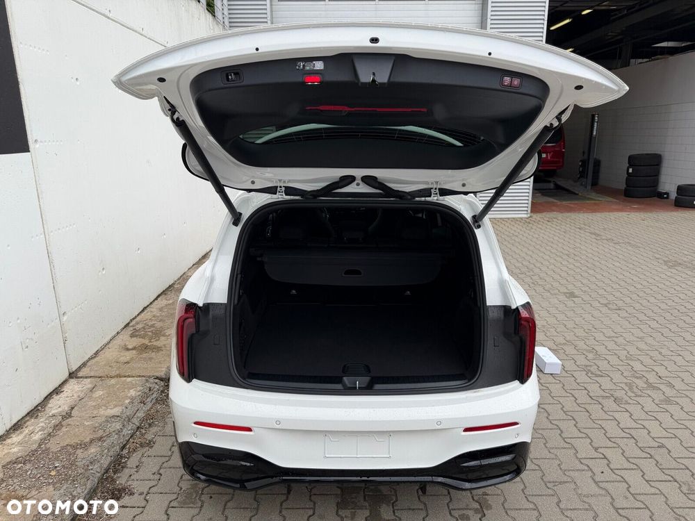 Mercedes-Benz GLB - 26