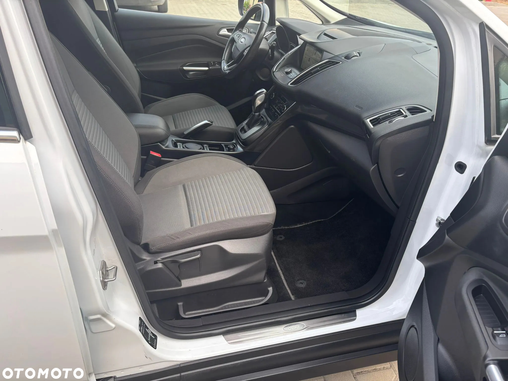 Ford Grand C-MAX Gr 1.5 TDCi Titanium ASS - 21