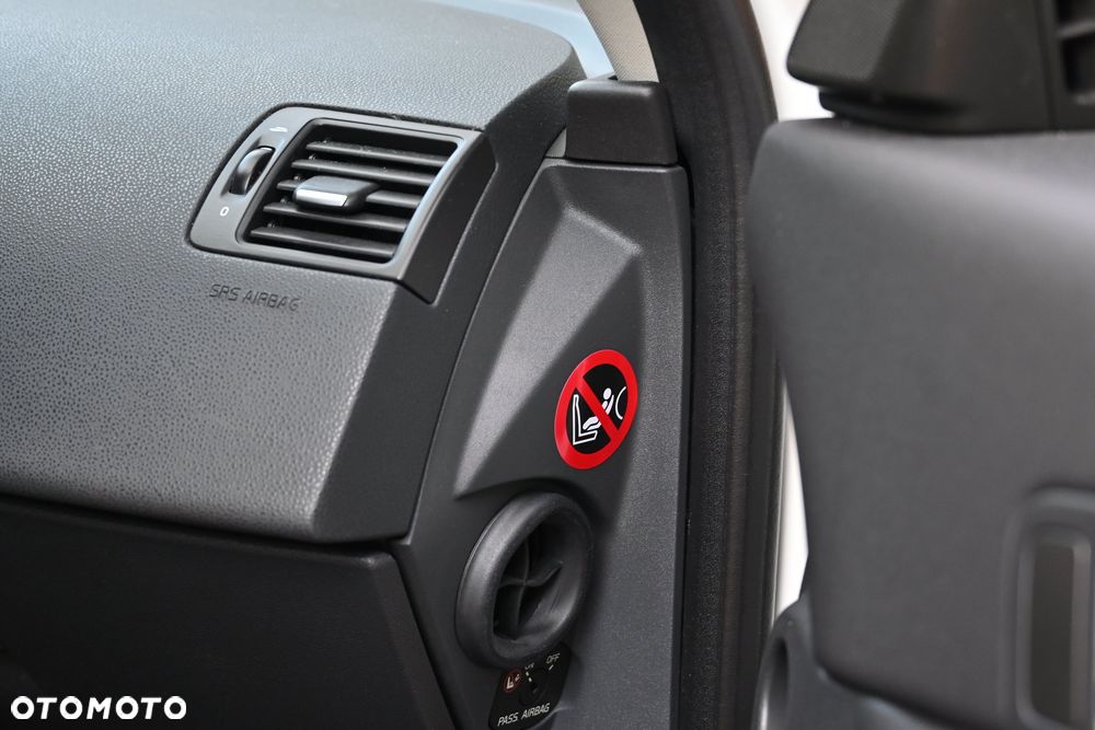 Volvo C30 1.6D DRIVe R-Design Start-Stop - 23