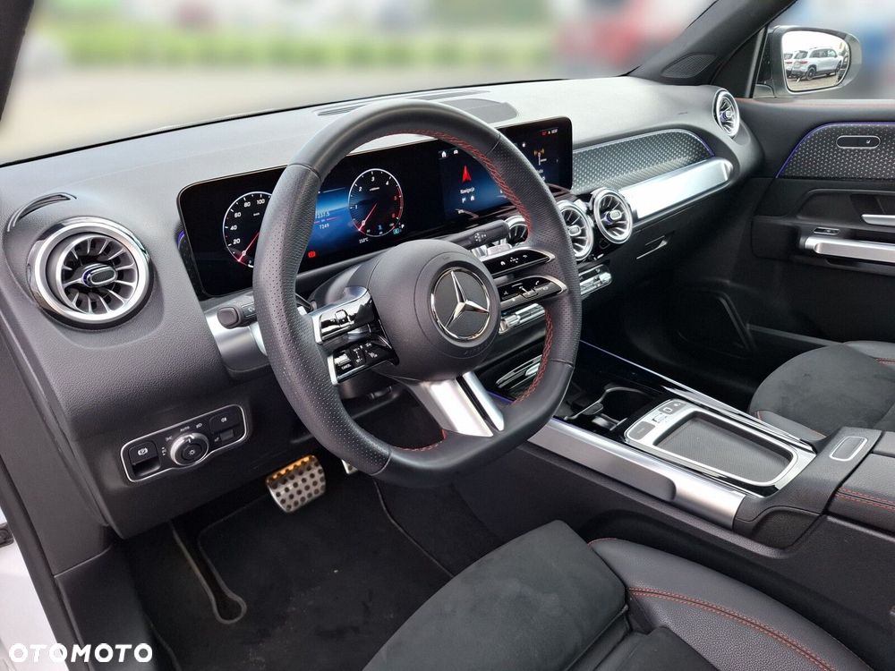 Mercedes-Benz GLB - 9
