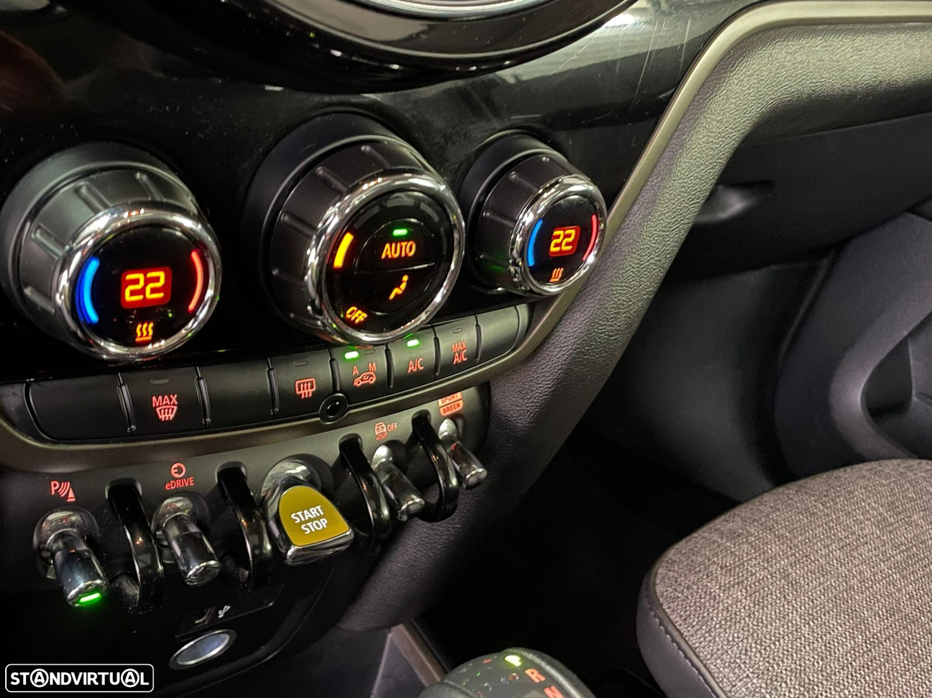 MINI Countryman Cooper SE Premium Essential Auto - 33