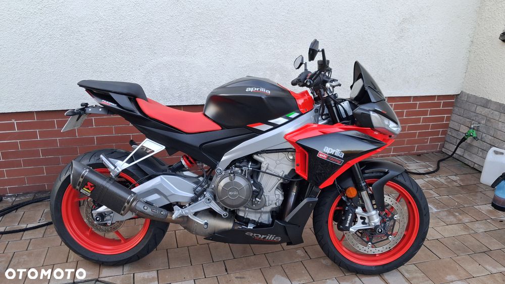 Aprilia Tuono - 1