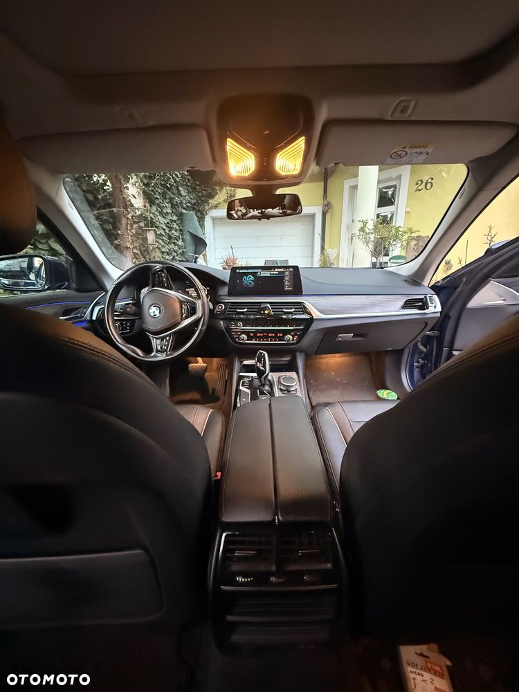 BMW Seria 5 530d xDrive Luxury Line - 10