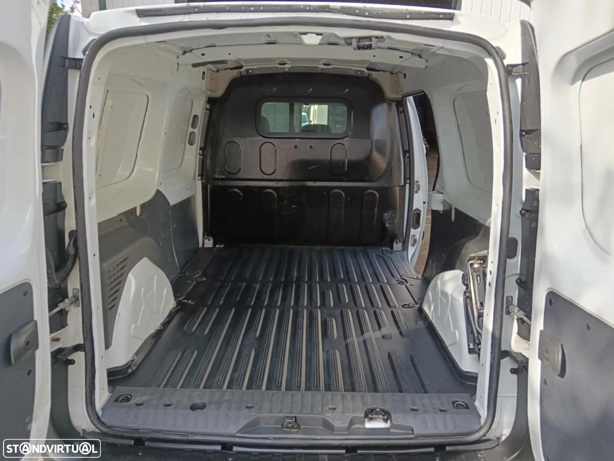 Renault Kangoo 1.5 Dci MAXI 3 LUGARES - 11