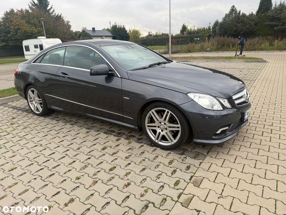 Mercedes-Benz Klasa E 200 CGI BlueEffICIENCY - 4