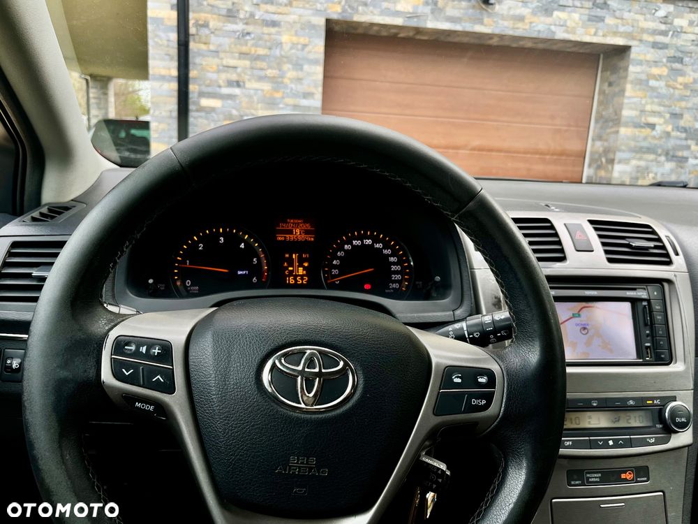Toyota Avensis 2.0 D-4D - 15