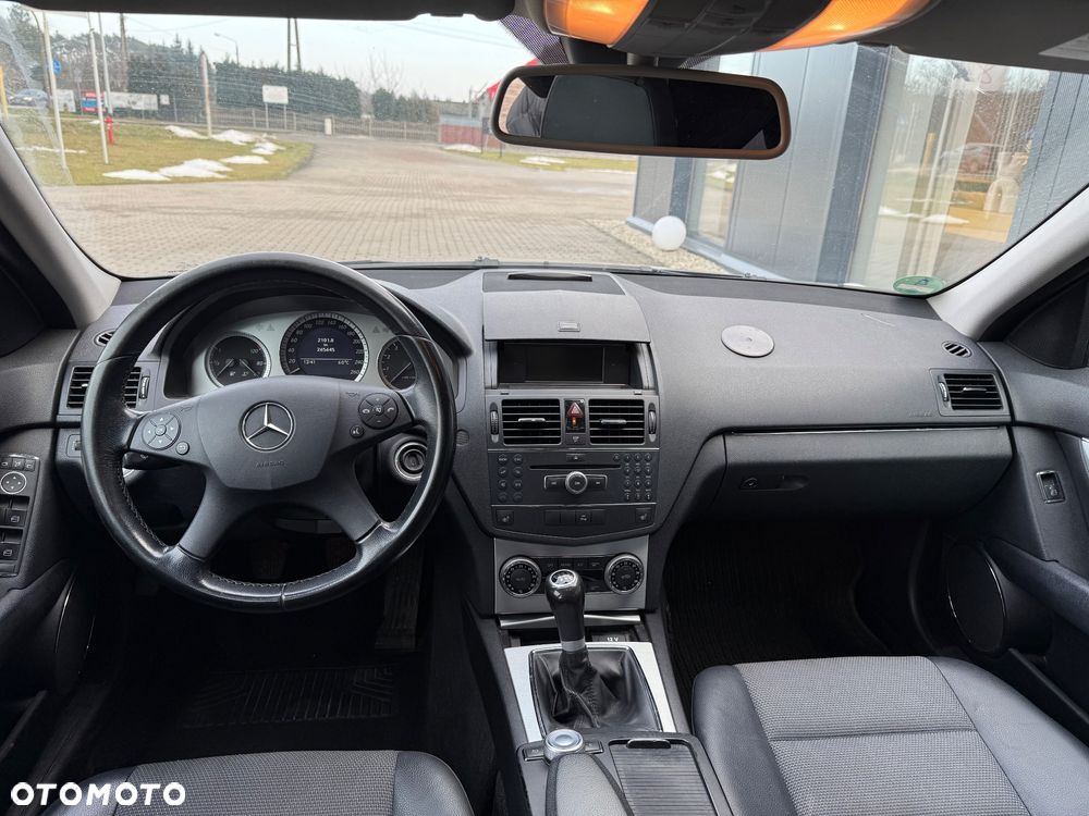 Mercedes-Benz Klasa C 180 K BlueEff Elegance - 6