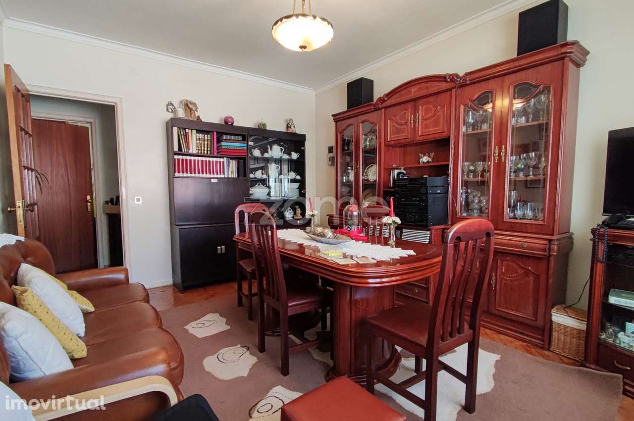 Andar de Moradia T2 em Caneças - Grande imagem: 5/25