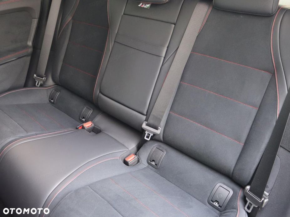 Mercedes-Benz GLB 220 mHEV 4-Matic 8G-eDCT - 13