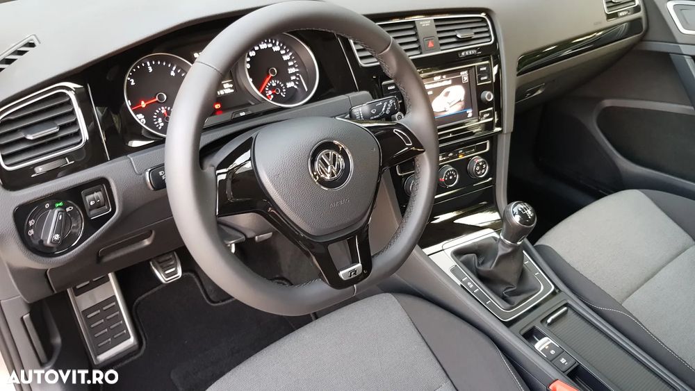 Volkswagen Golf 1.6 TDI DPF BlueMotion - 21