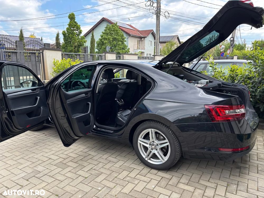 Skoda Superb 1.6 TDI DSG Ambition - 9