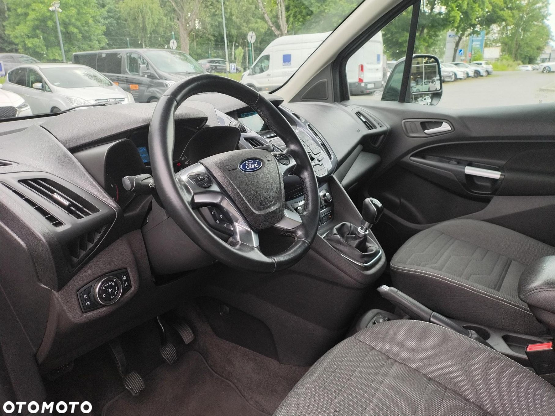 Ford Tourneo Connect Grand - 11