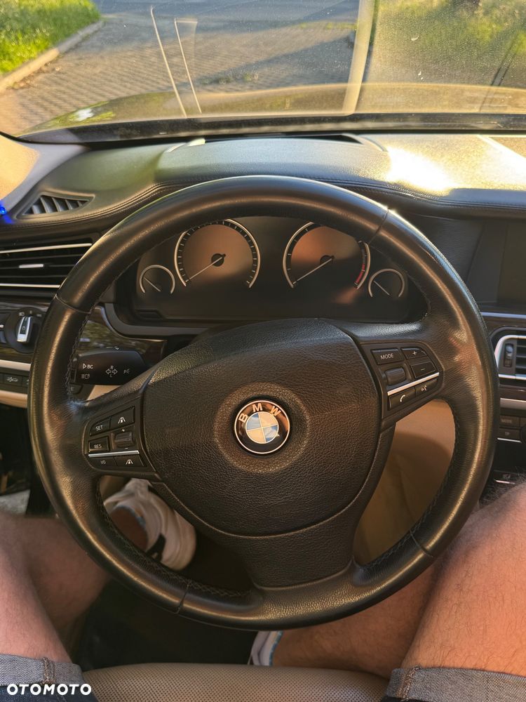 BMW Seria 7 730d - 30