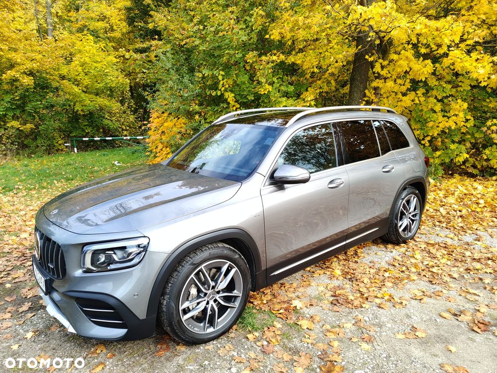 Mercedes-Benz GLB - 1