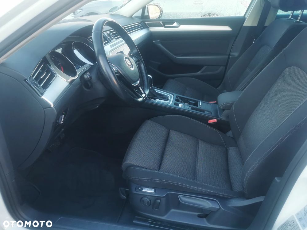 Volkswagen Passat 2.0 TDI SCR DSG Highline - 9