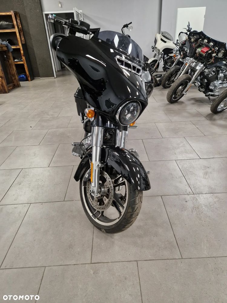 Harley-Davidson Touring Street Glide - 4