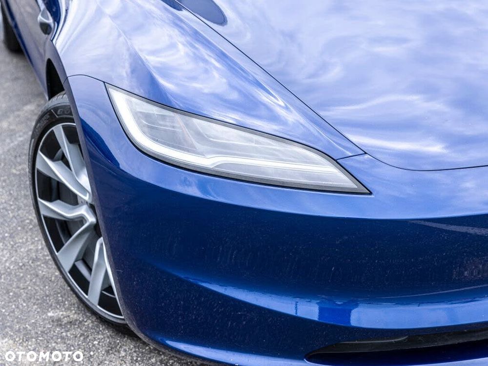 Tesla Model 3 - 4