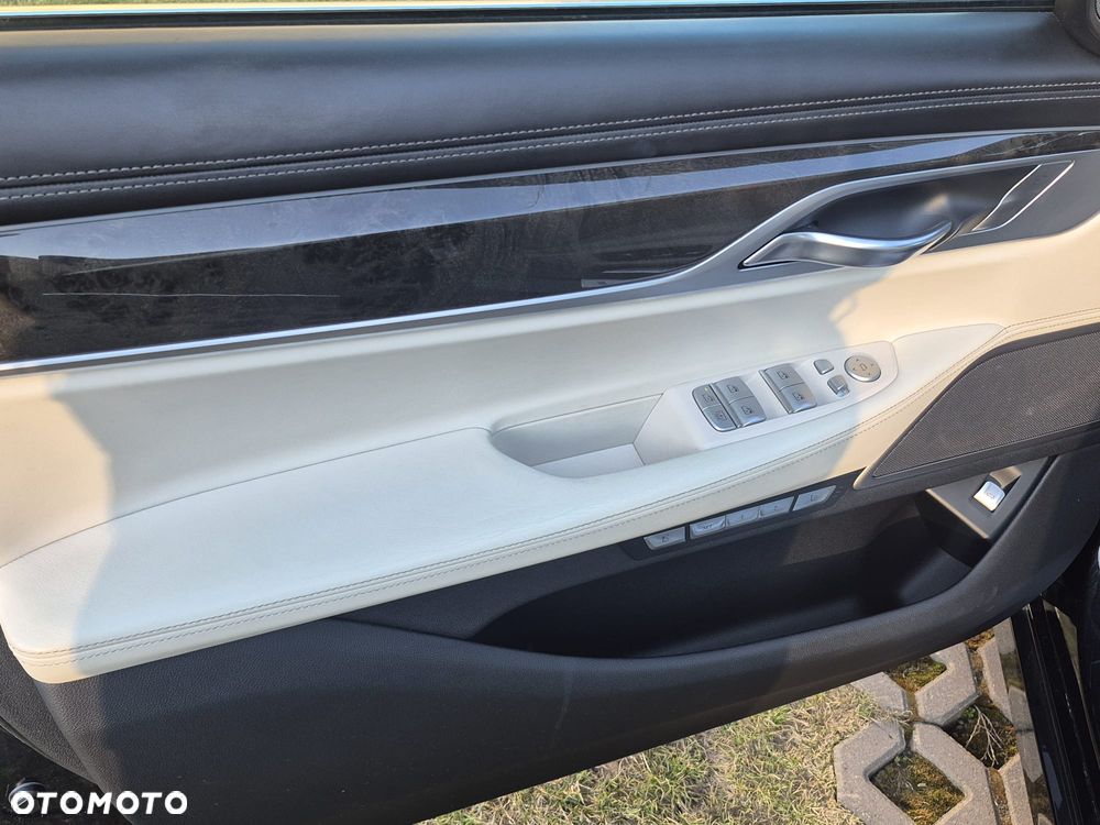 BMW Seria 7 750i xDrive Edition Exclusive - 6