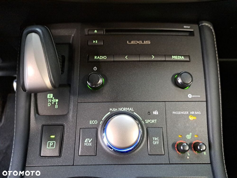 Lexus CT 200h F Sport - 27