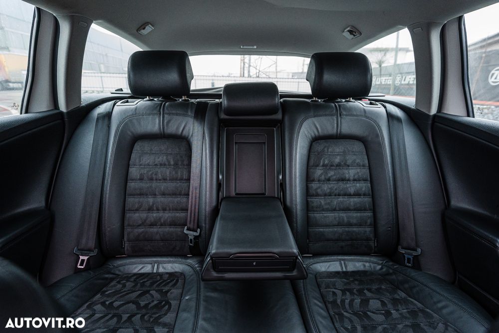 Volkswagen Passat Variant 2.0 TDI DPF Highline - 23