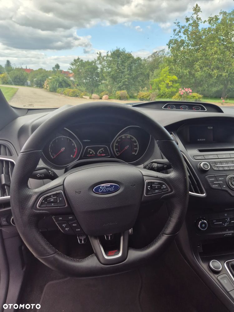 Ford Focus 2.0 EcoBoost ST - 22