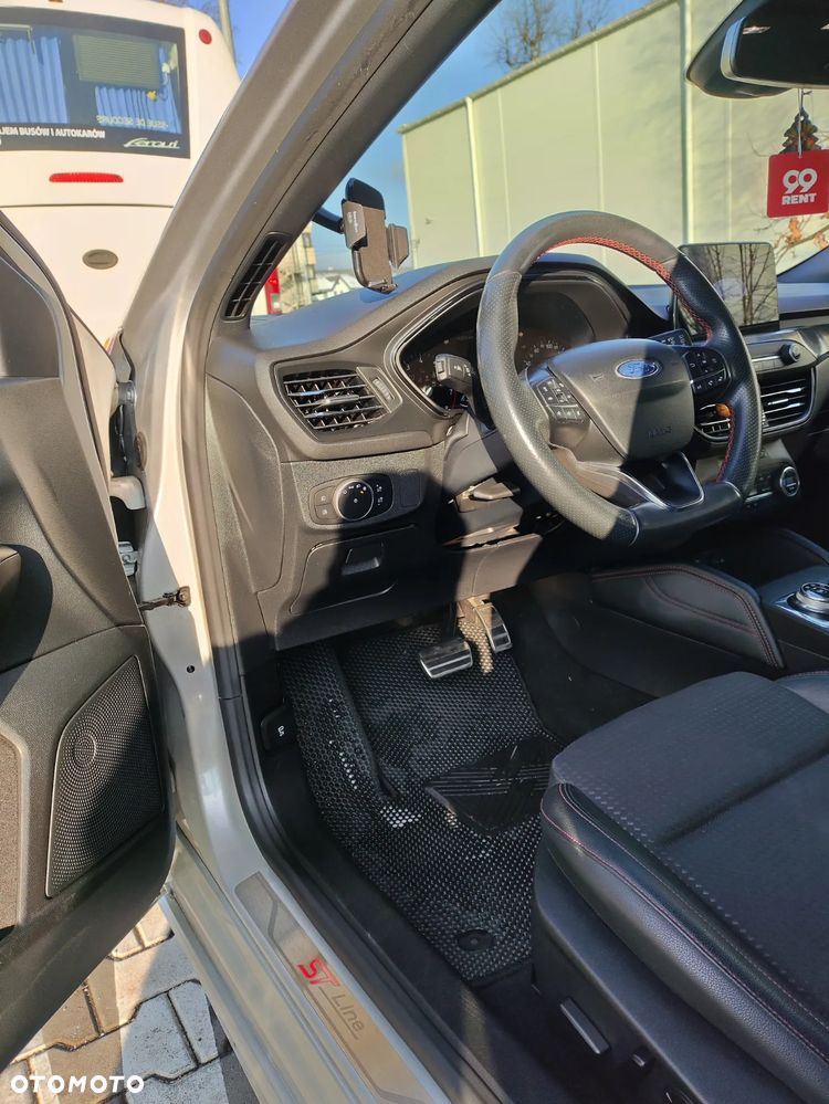 Ford Focus 1.5 EcoBoost ST-Line - 24