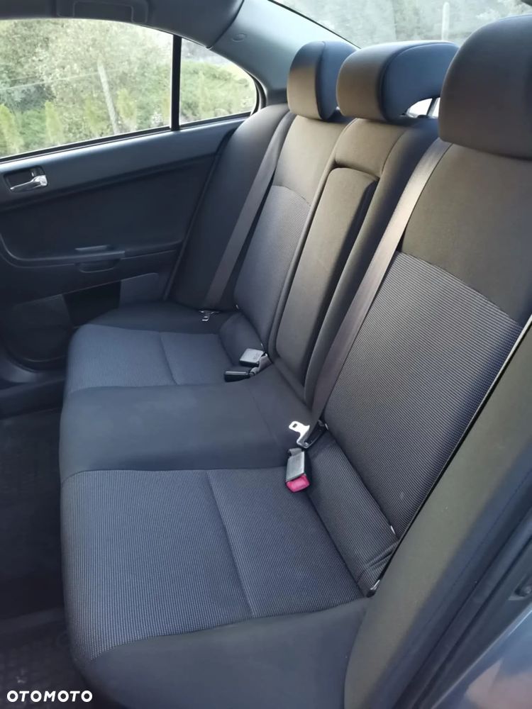 Mitsubishi Lancer - 6