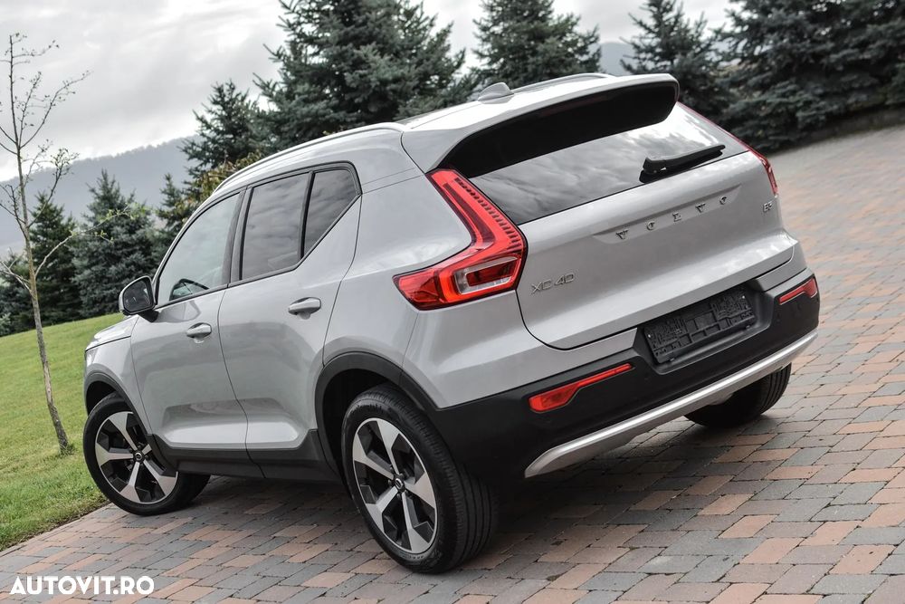 Volvo XC 40 B3 AT FWD MHEV Plus Dark - 14