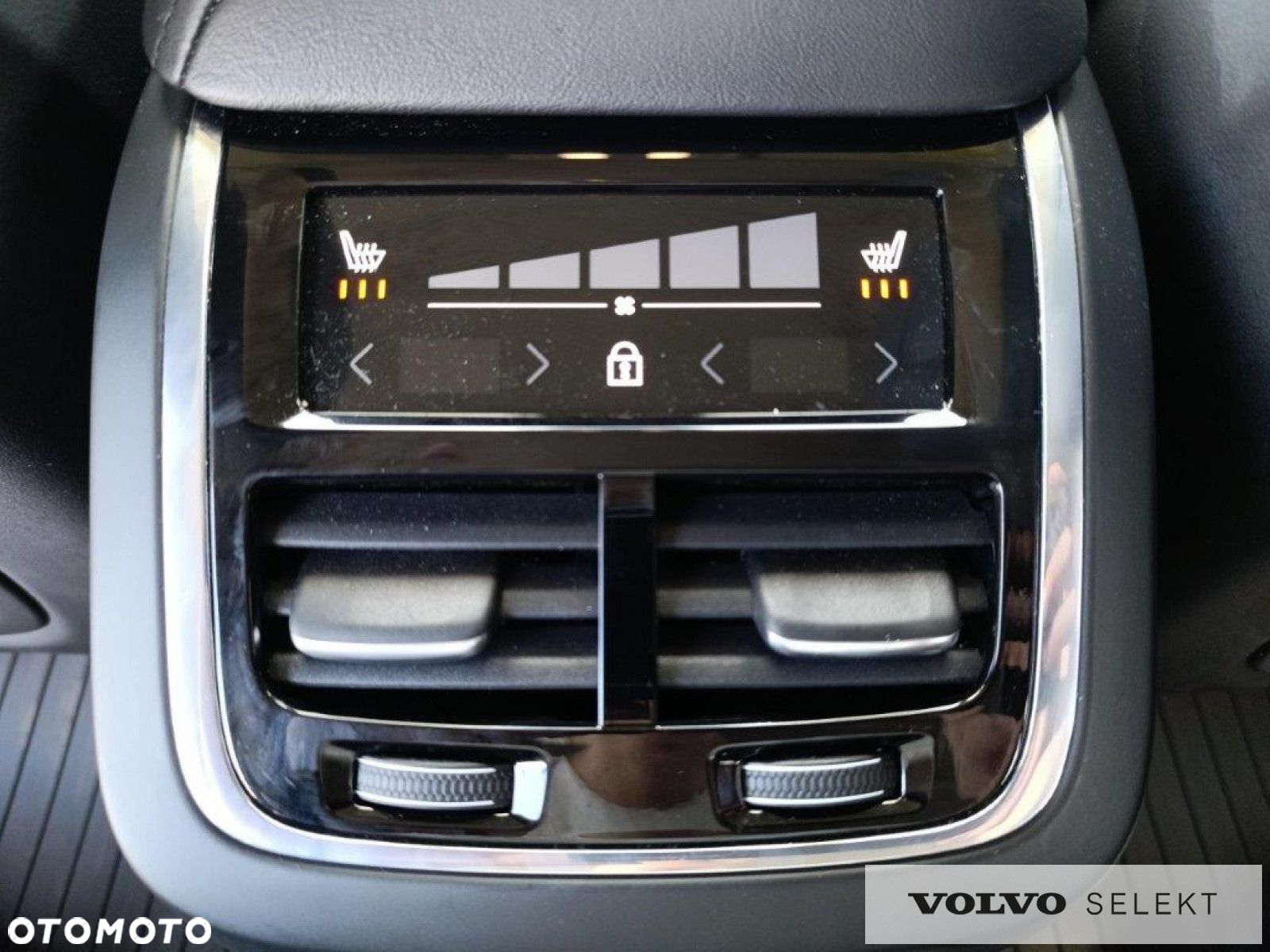 Volvo V60 Cross Country - 29