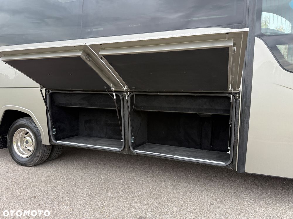 Mercedes-Benz Sprinter 519 - 20