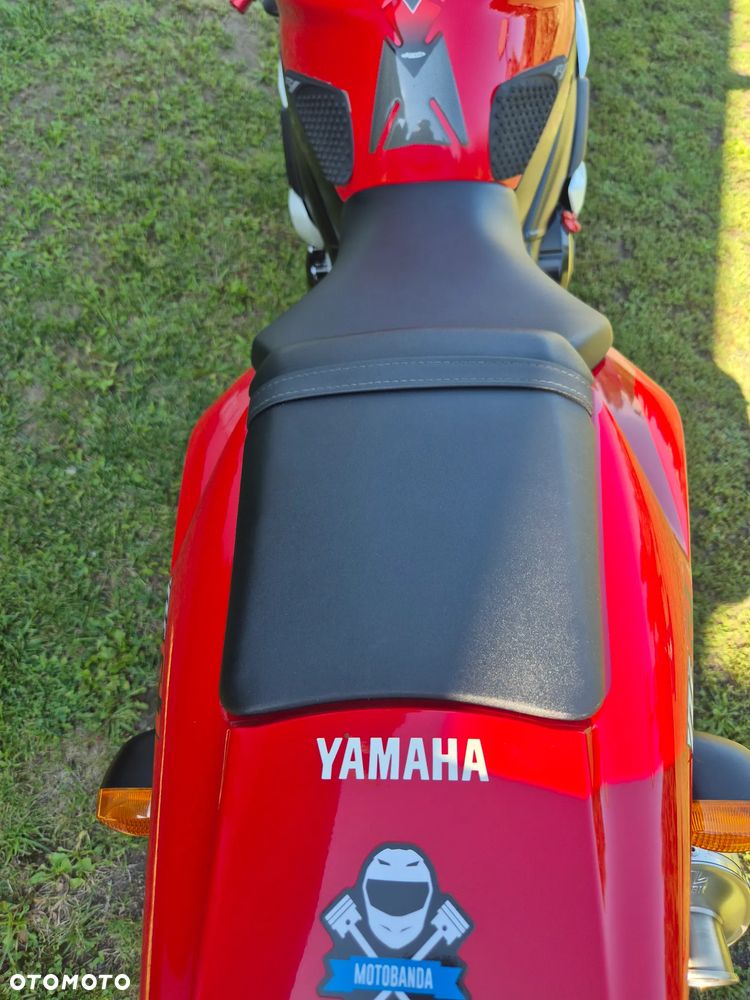 Yamaha R1 - 11