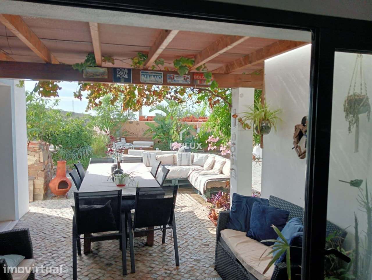 Propriedade Excepcional de 3 Quartos com Apartamento Separado no Cênic - Grande imagem: 2/24